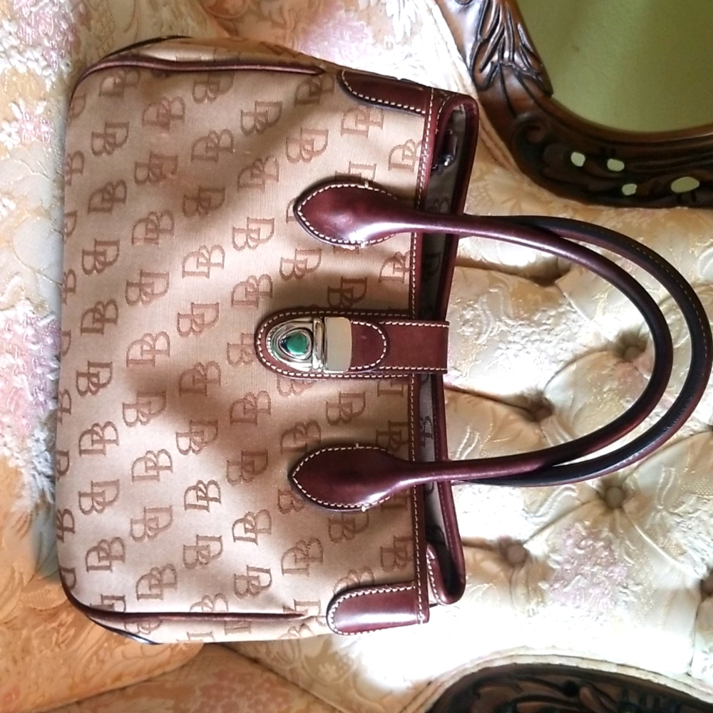 Dooney & Bourke Purse